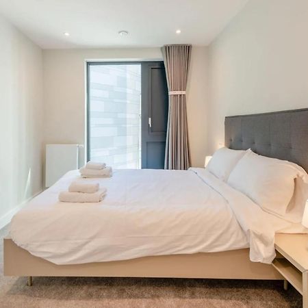 Modern Apartments In Brentford 2 Minutes Walk From Kew Bridge Zewnętrze zdjęcie