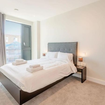 Modern Apartments In Brentford 2 Minutes Walk From Kew Bridge Zewnętrze zdjęcie