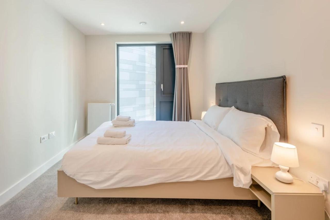 Modern Apartments In Brentford 2 Minutes Walk From Kew Bridge Zewnętrze zdjęcie