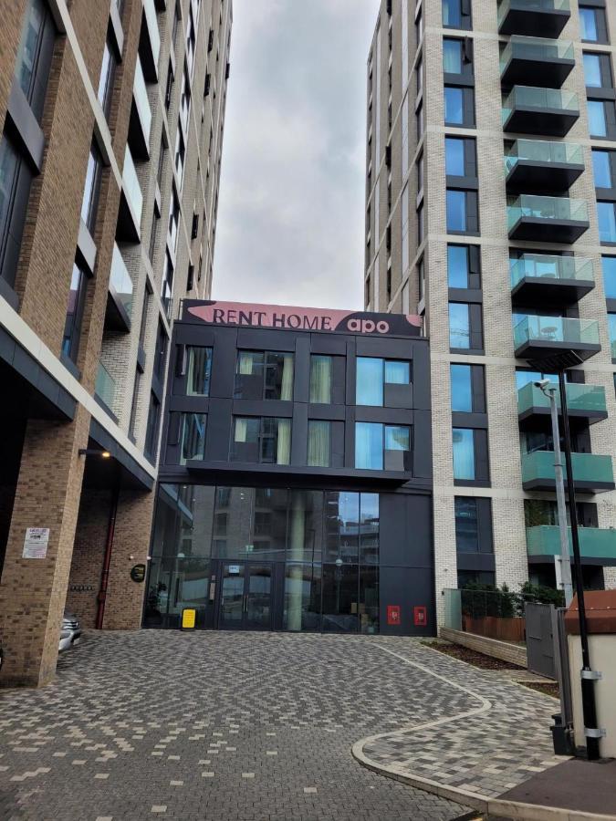 Modern Apartments In Brentford 2 Minutes Walk From Kew Bridge Zewnętrze zdjęcie